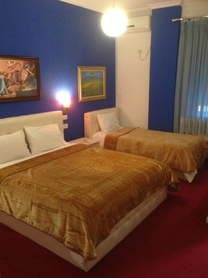 Hotel Bujtina Bicolli Корча Екстериор снимка