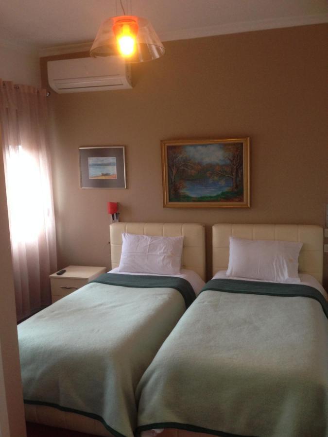 Hotel Bujtina Bicolli Корча Екстериор снимка