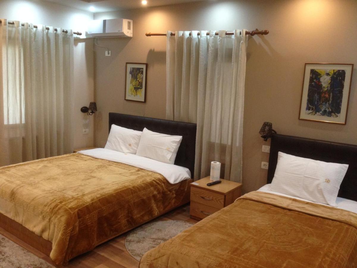 Hotel Bujtina Bicolli Корча Екстериор снимка