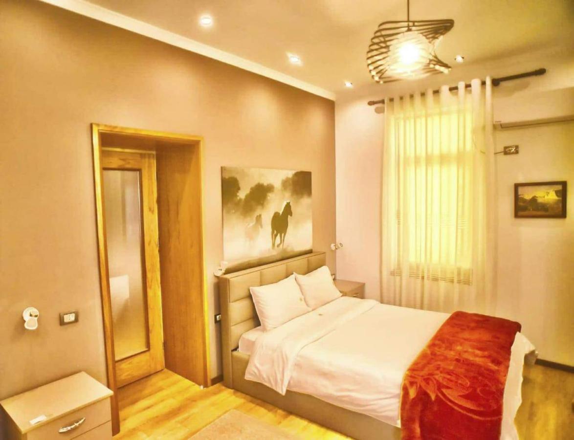 Hotel Bujtina Bicolli Корча Екстериор снимка