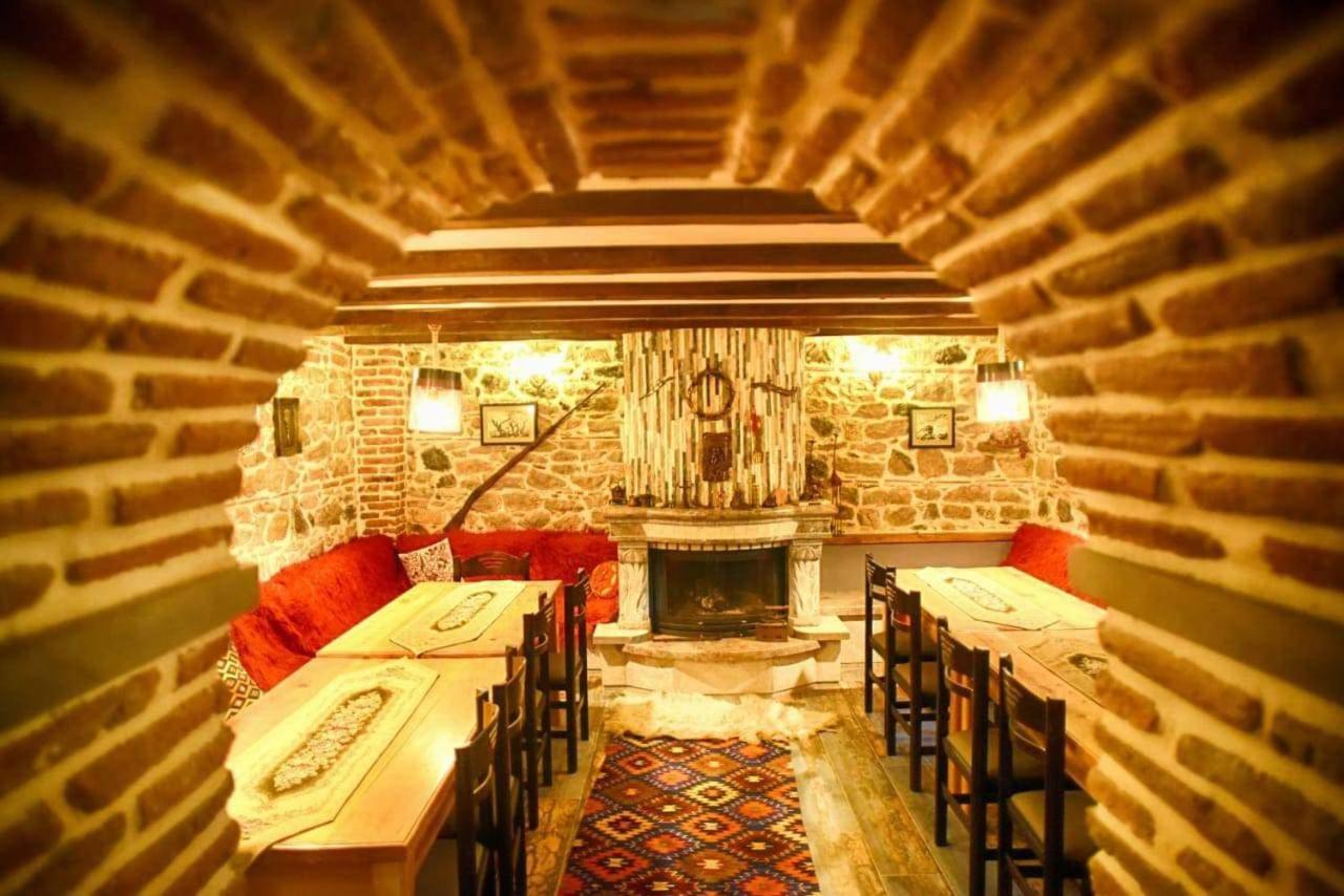 Hotel Bujtina Bicolli Корча Екстериор снимка