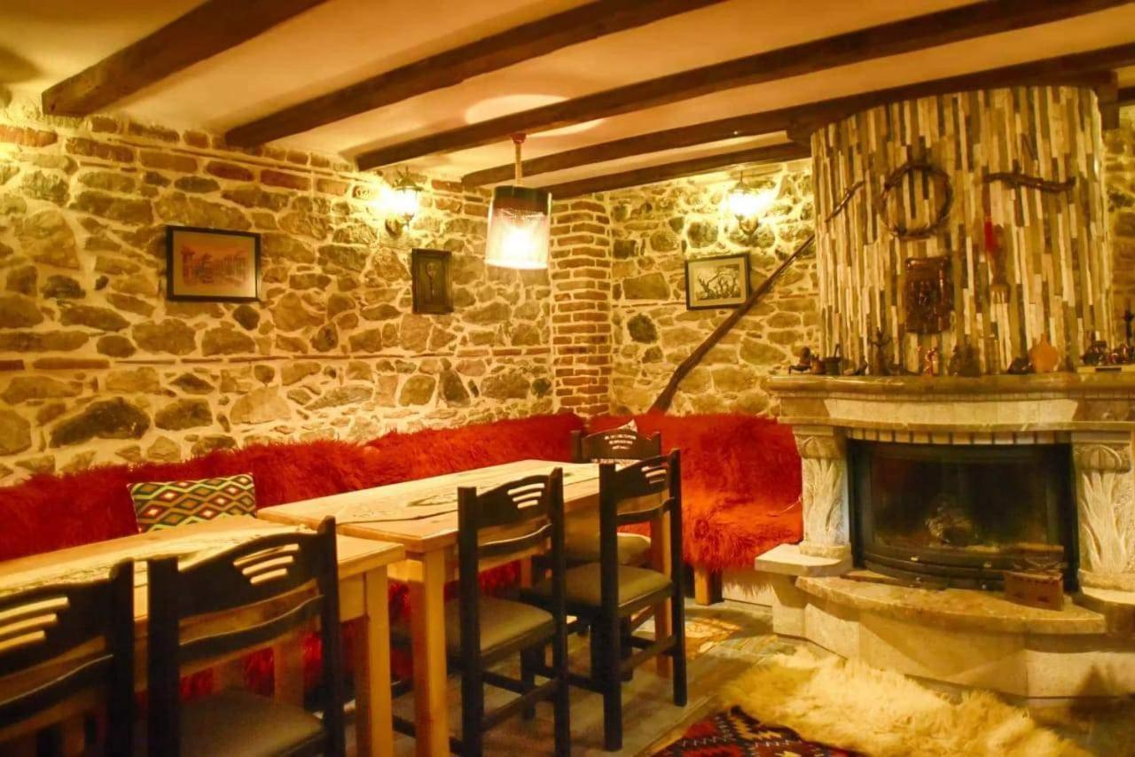 Hotel Bujtina Bicolli Корча Екстериор снимка